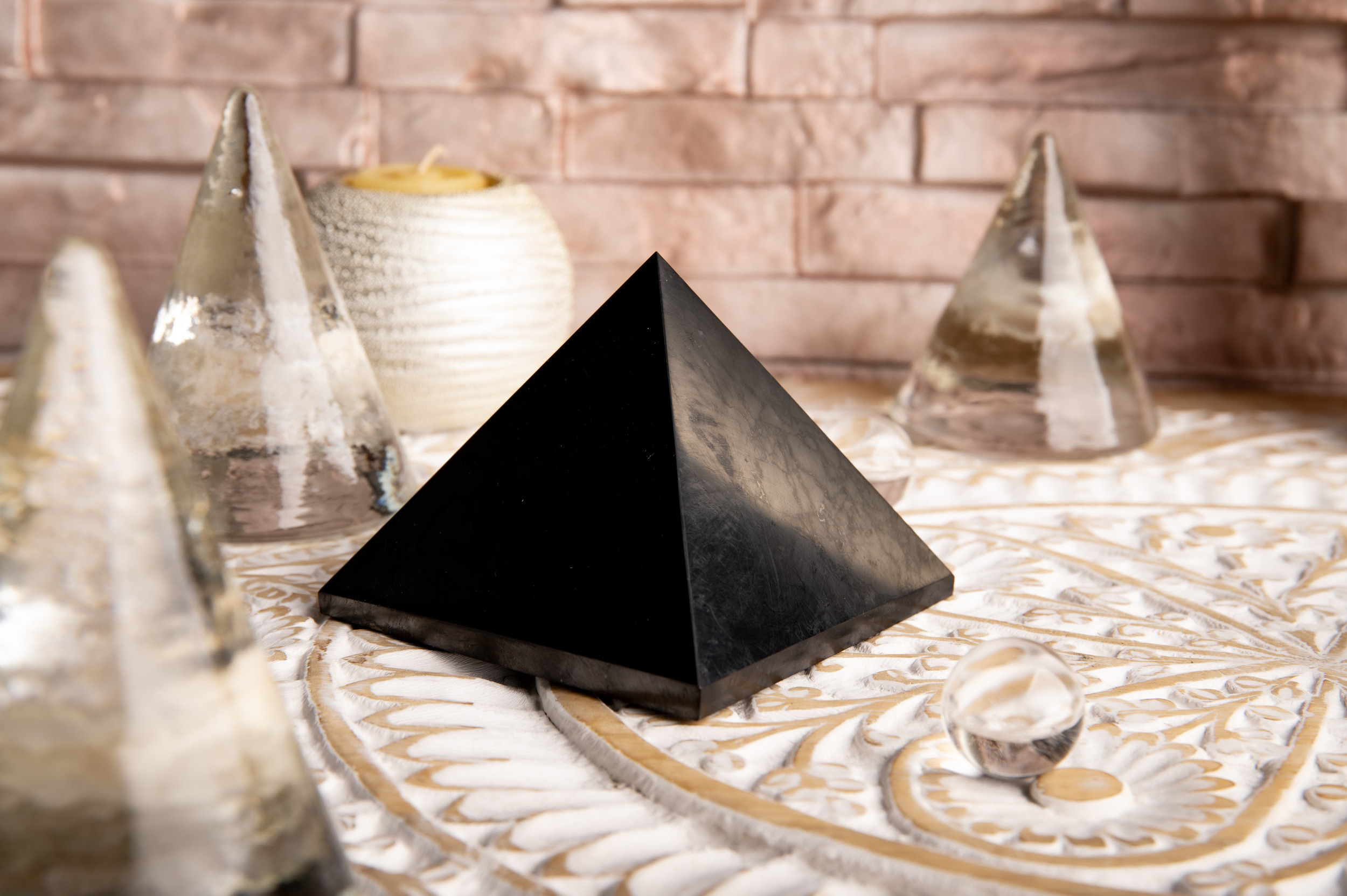 Schungit Pyramide