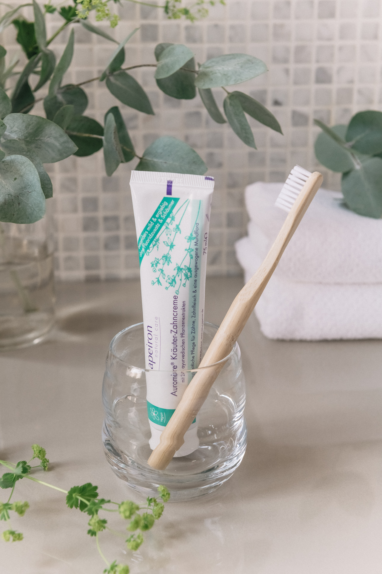 Ayurvedische Kräuterzahnpasta