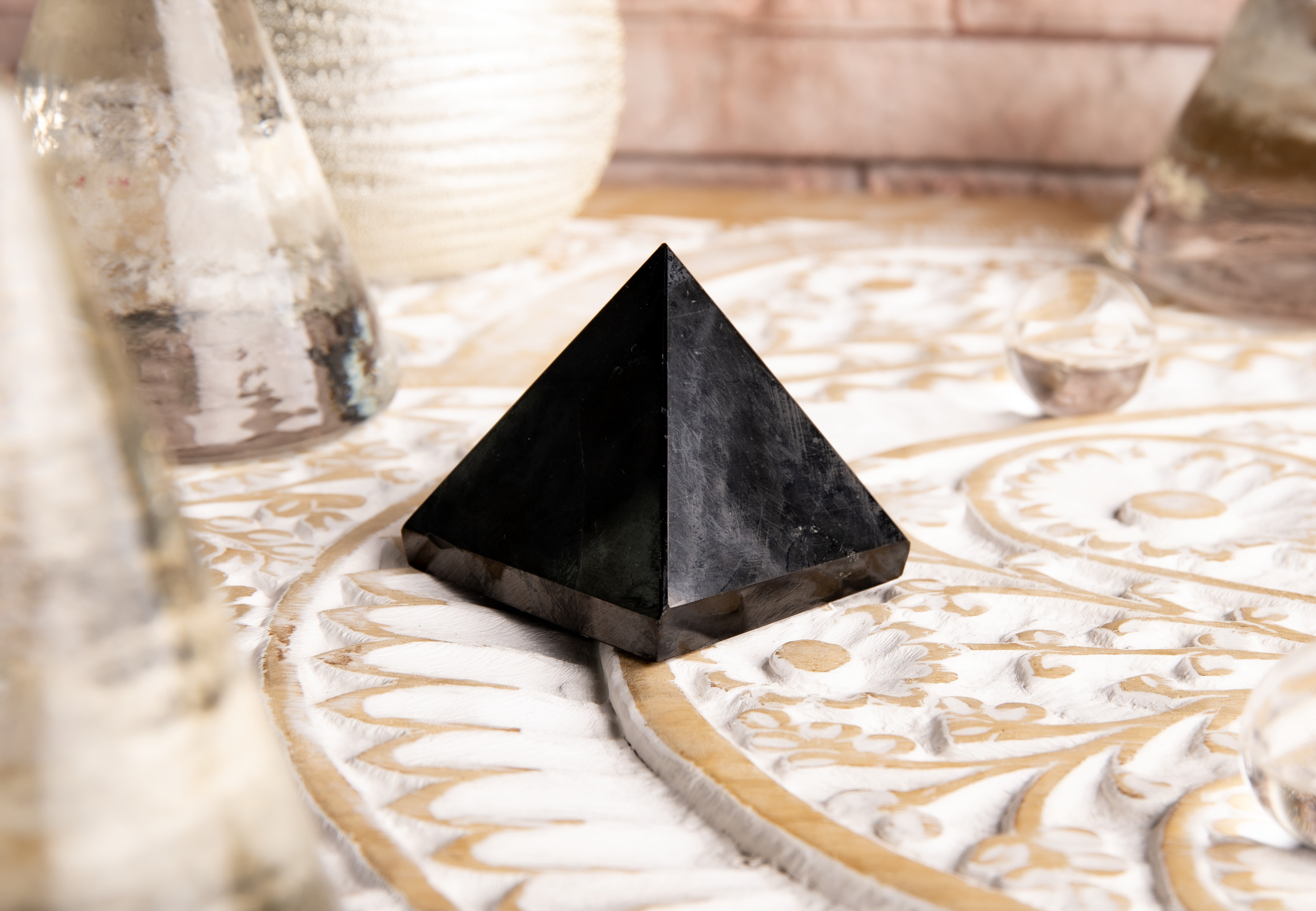 Schungit Pyramide
