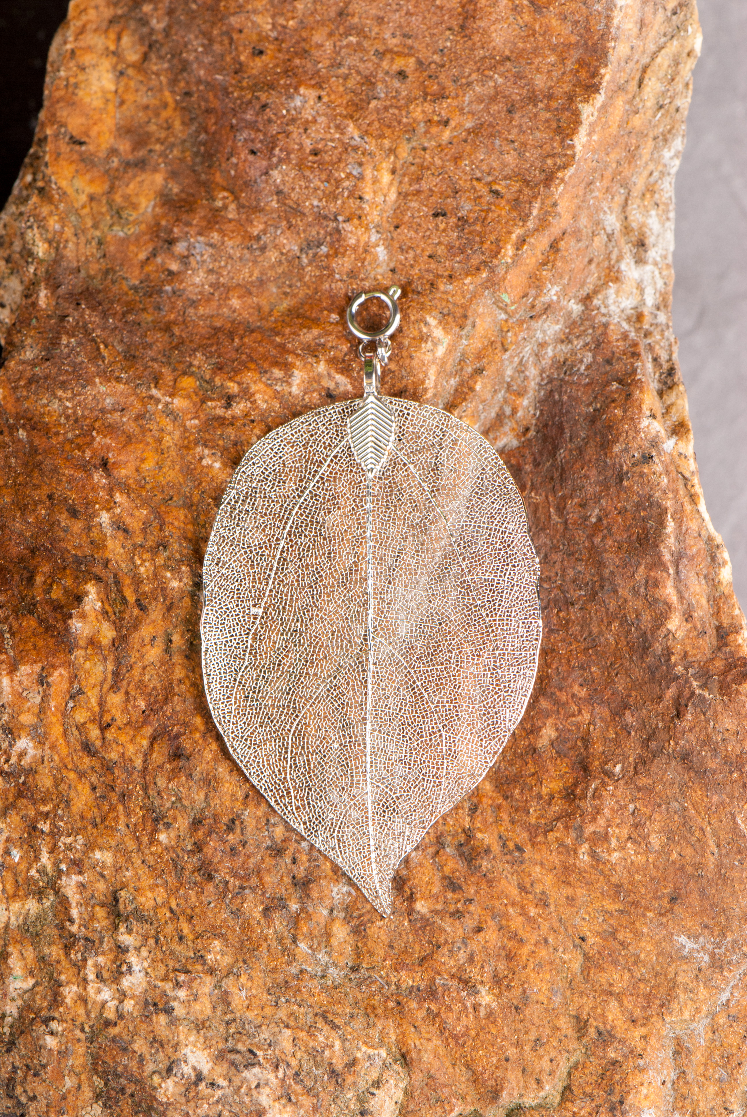 Buddha Blatt mittel, silber **SALE**