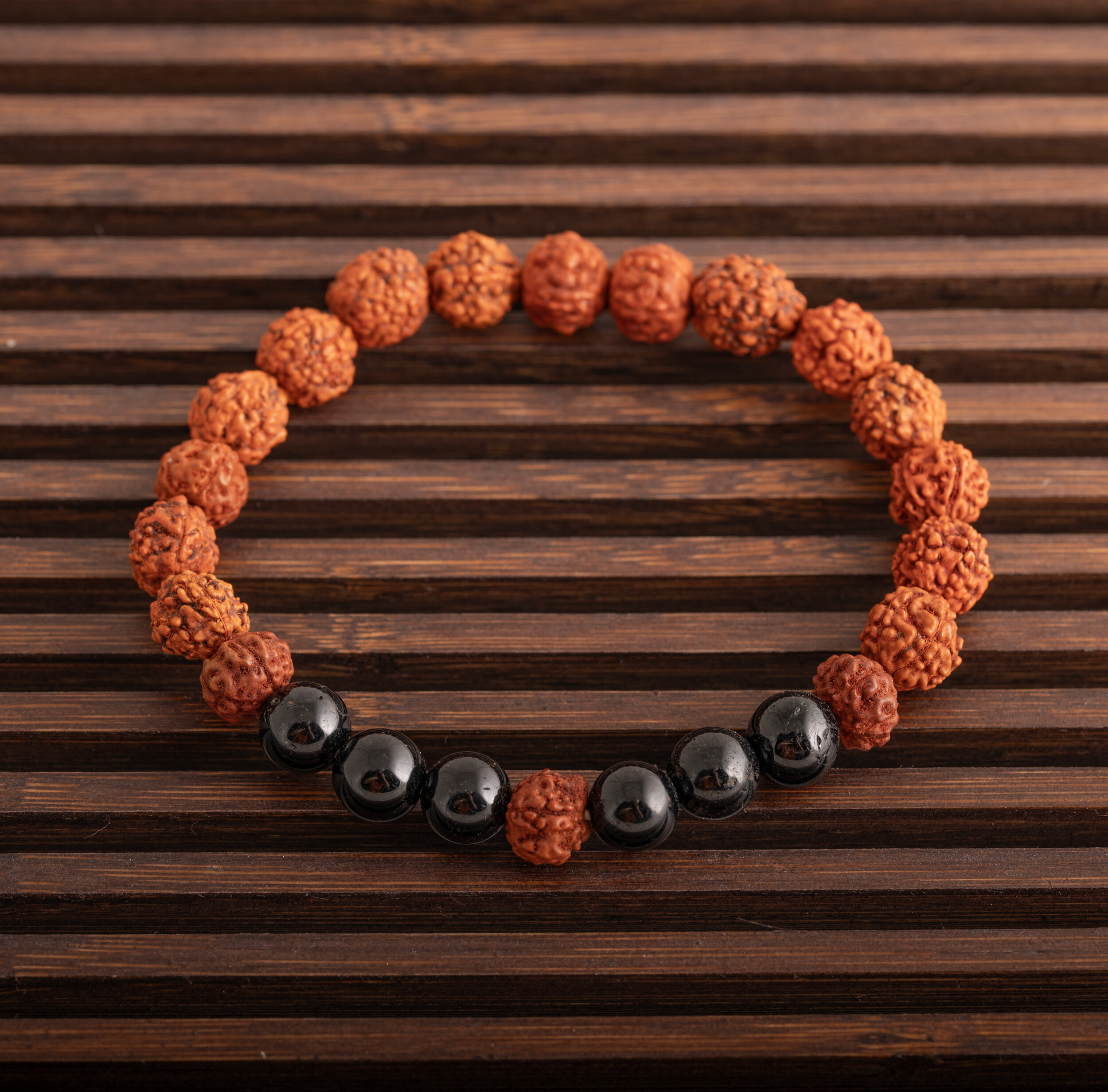 Rudraksha Armband mit Turmalin