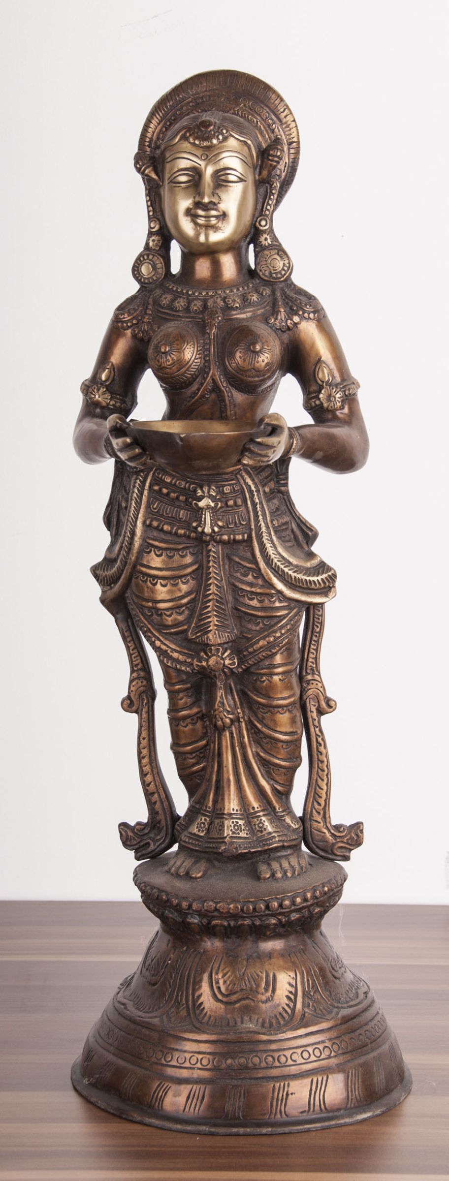 #1400L-003 Lakshmi