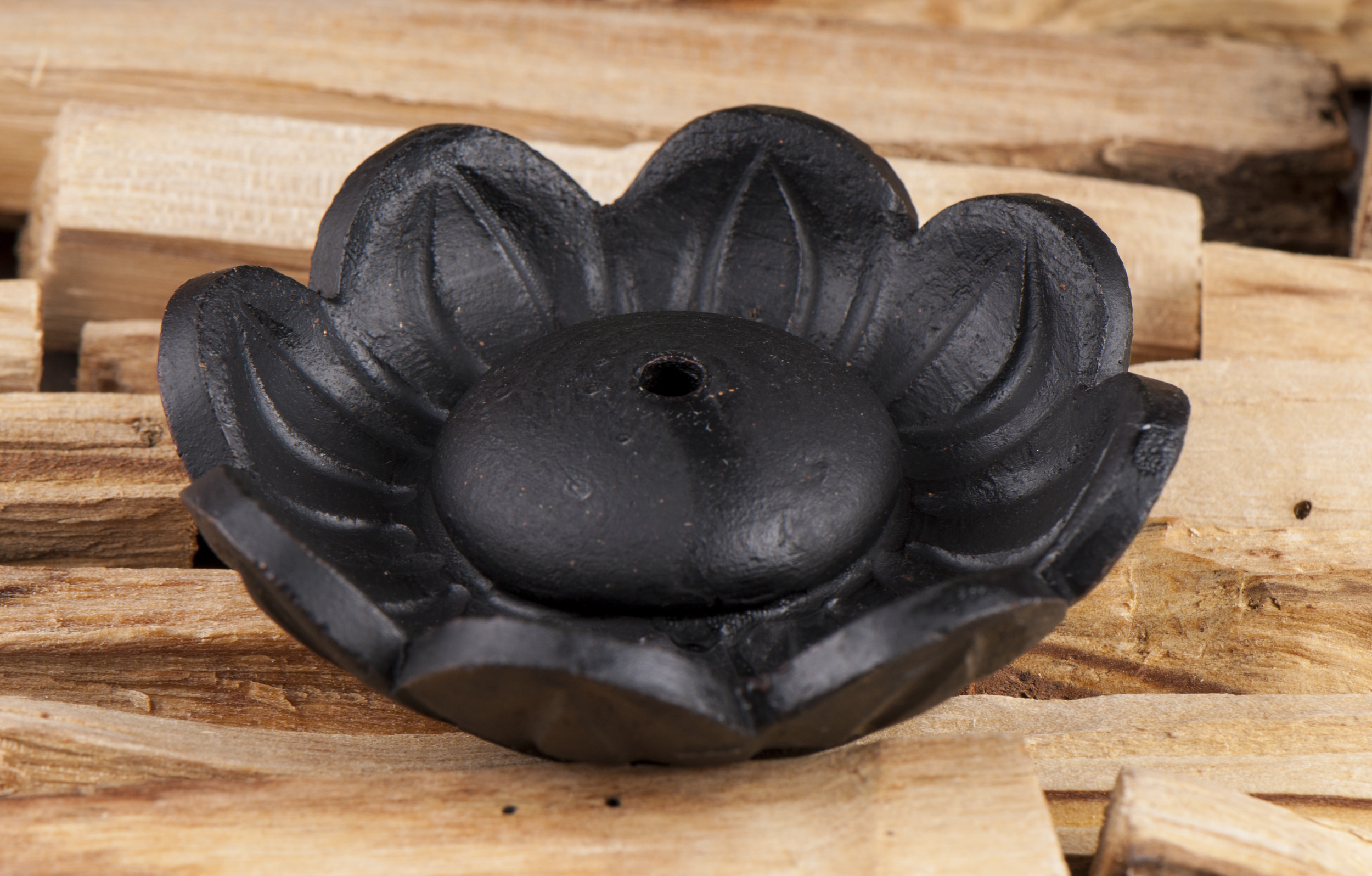 Lotushalter aus Ton, schwarz