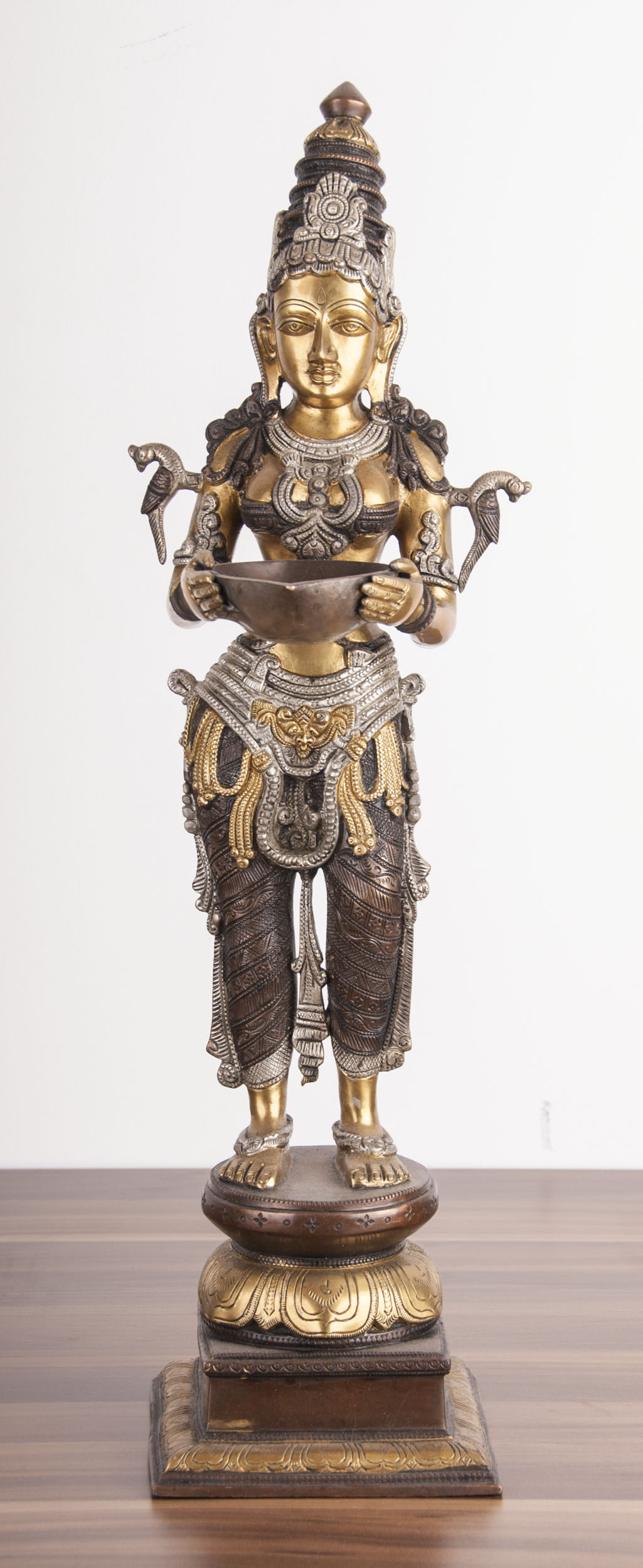 Lakshmi L-001