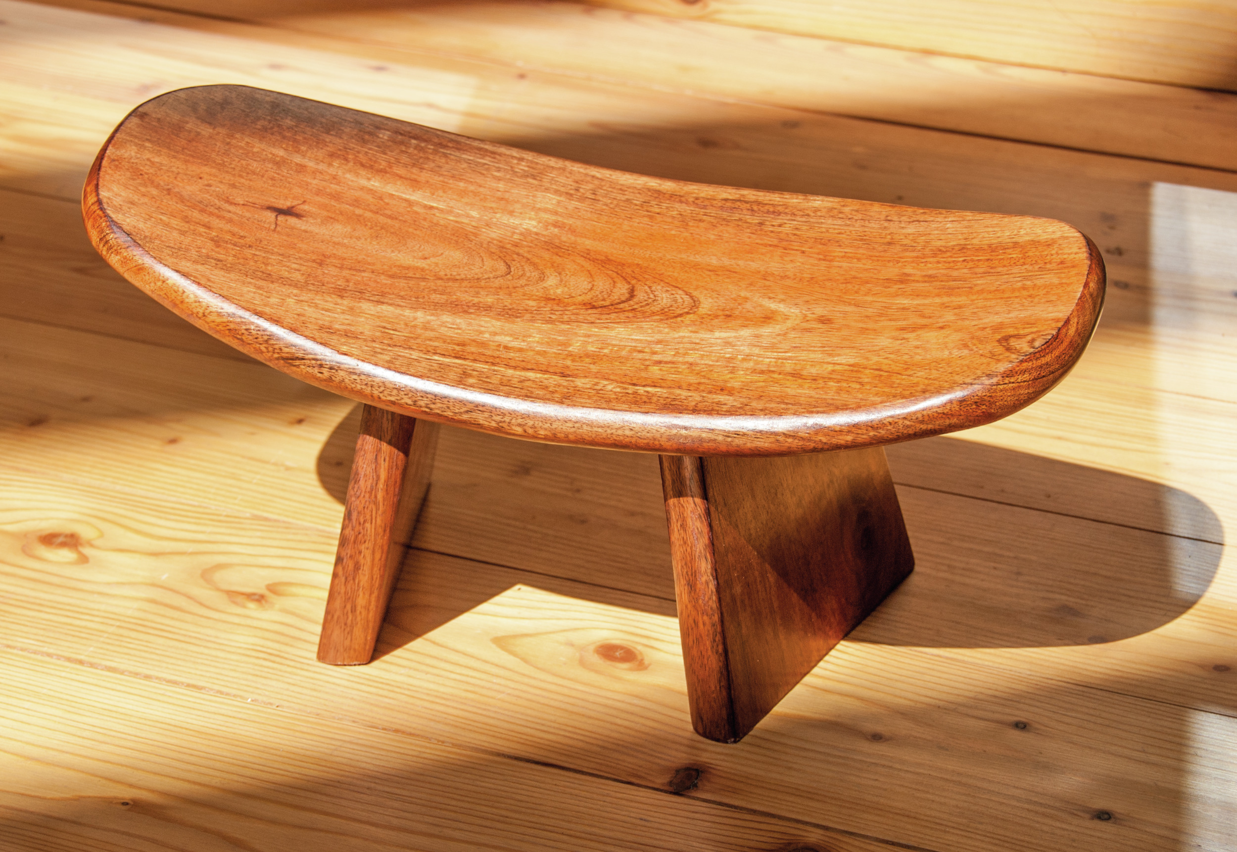 Meditationshocker aus Holz